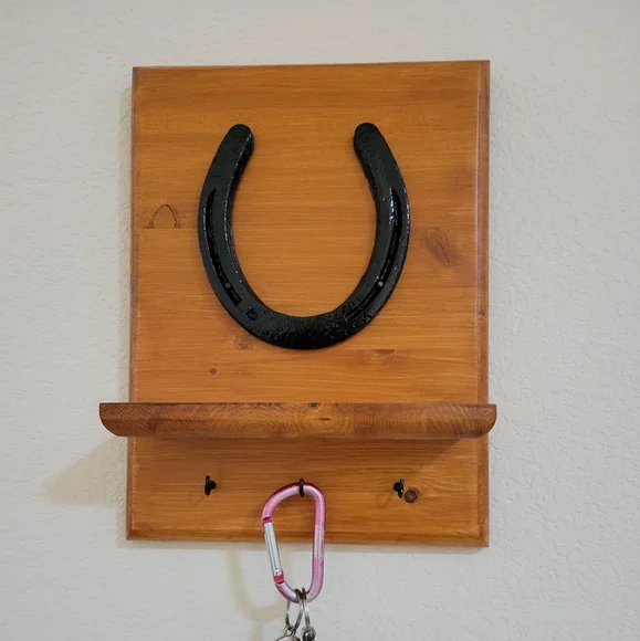 Rustic Horseshoe Wall Key Hook - Picture 1 of 3